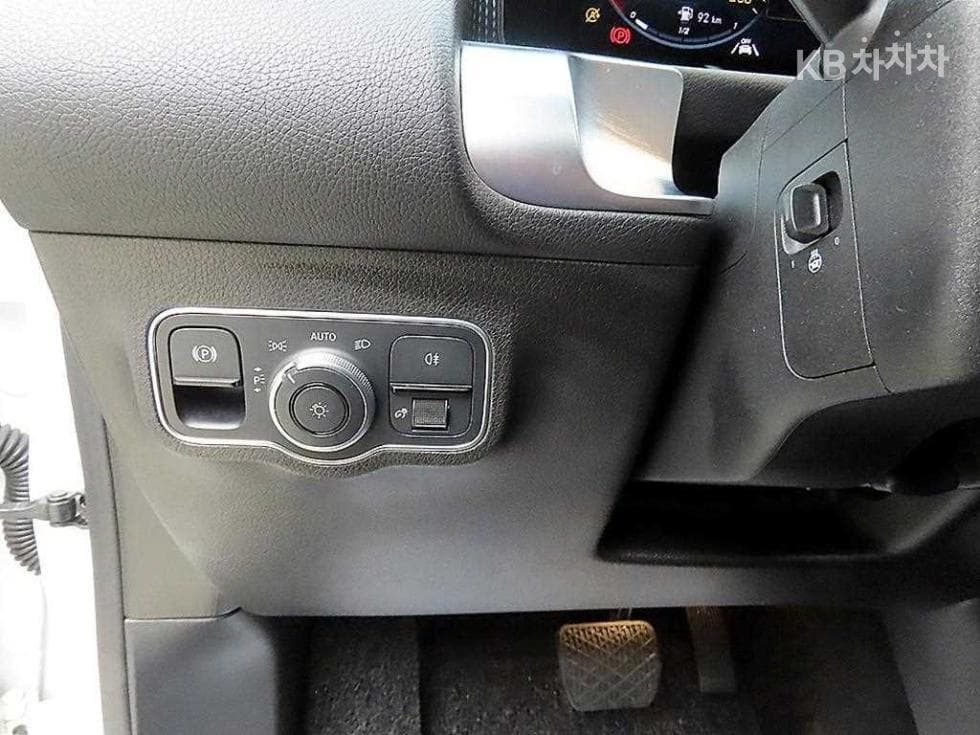 Mercedes-Benz GLB(X247)GLB 220 - 12