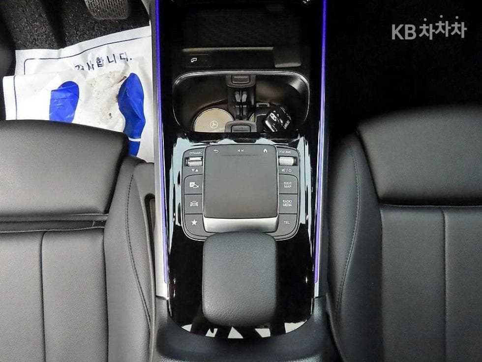 Mercedes-Benz GLB(X247)GLB 220 - 13