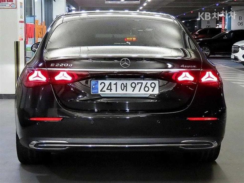 Mercedes-Benz E-클래스 (W214)E220d 4MATIC Exclusive - 5