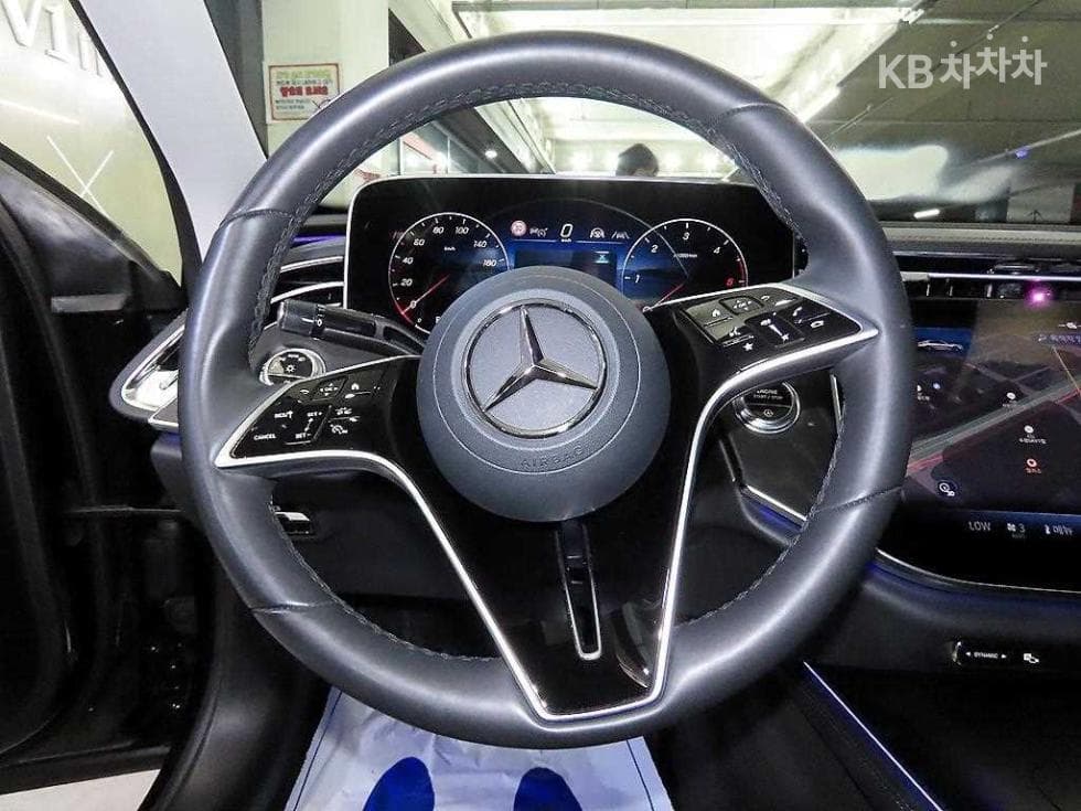 Mercedes-Benz E-클래스 (W214)E220d 4MATIC Exclusive - 8