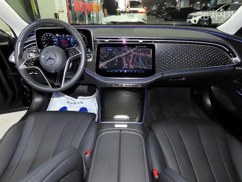 Mercedes-Benz E-클래스 (W214)E220d 4MATIC Exclusive - 10