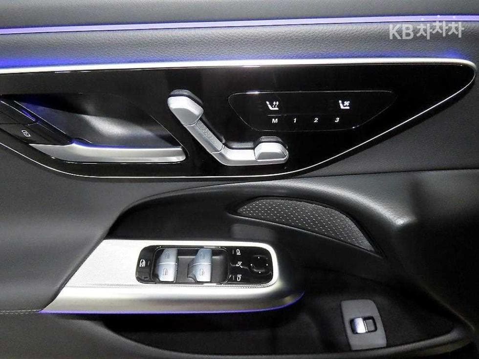 Mercedes-Benz E-클래스 (W214)E220d 4MATIC Exclusive - 13