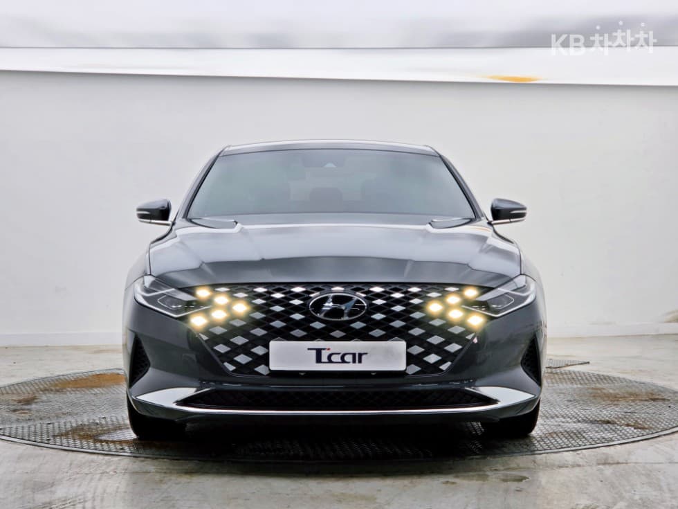 Hyundai The New (facelift) Grandeur (Azera)2.5 Premium - 3