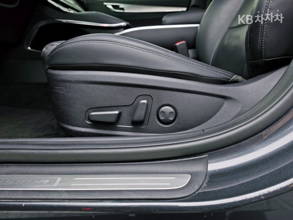Hyundai The New (facelift) Grandeur (Azera)2.5 Premium - 13