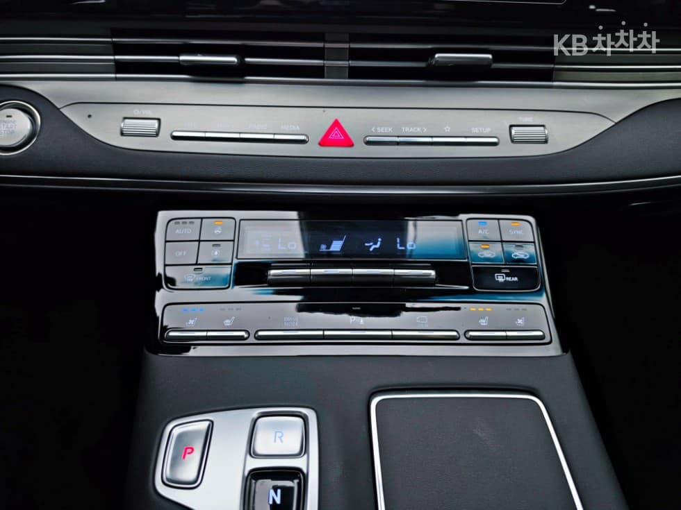 Hyundai The New (facelift) Grandeur (Azera)2.5 Premium - 16