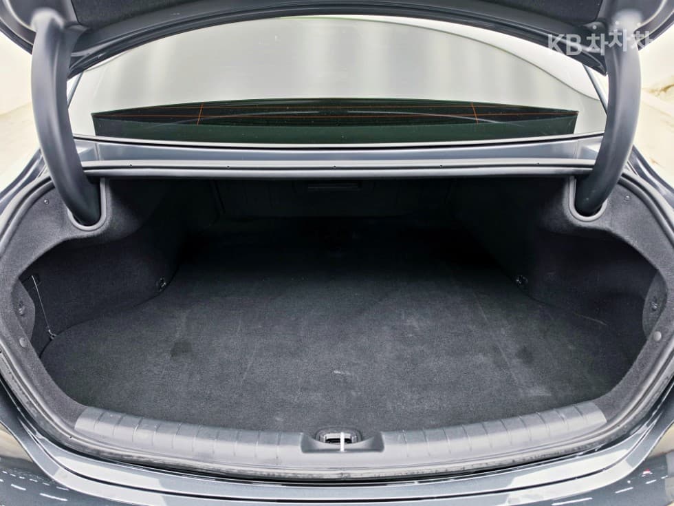 Hyundai The New (facelift) Grandeur (Azera)2.5 Premium - 21