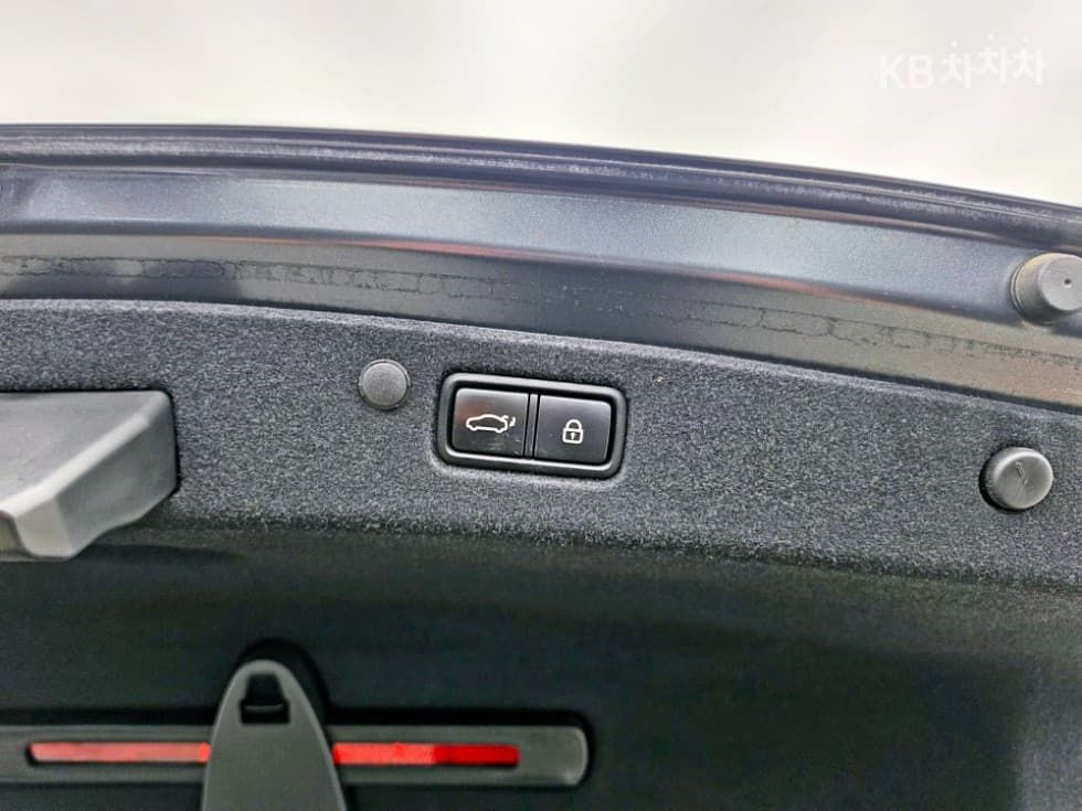 Hyundai The New (facelift) Grandeur (Azera)2.5 Premium - 22