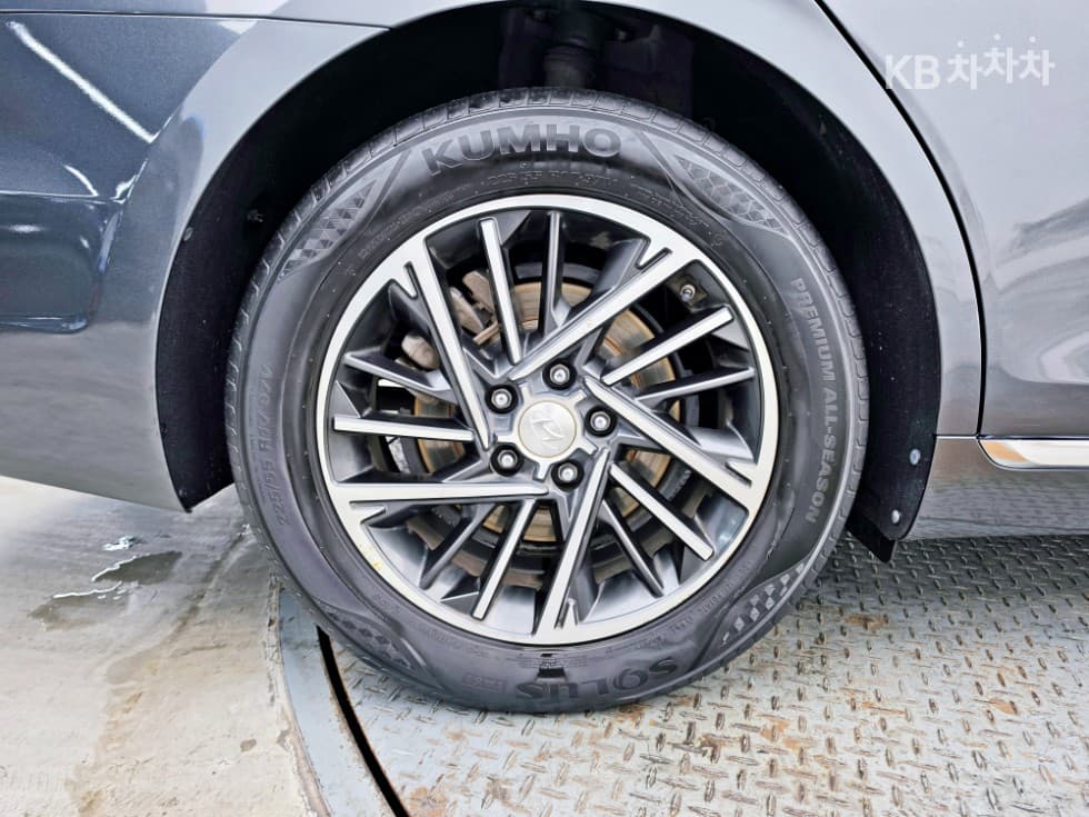 Hyundai The New (facelift) Grandeur (Azera)2.5 Premium - 24