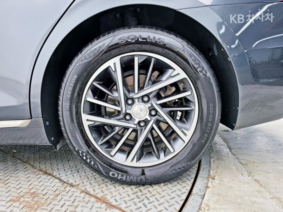 Hyundai The New (facelift) Grandeur (Azera)2.5 Premium - 25