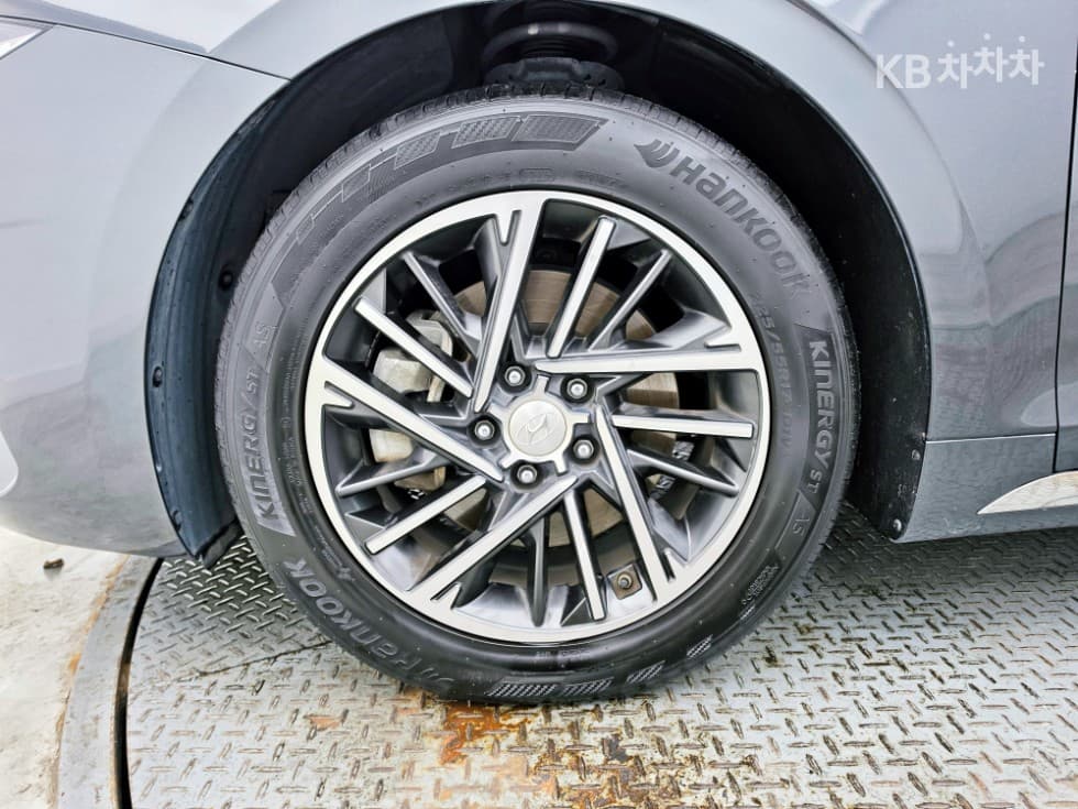 Hyundai The New (facelift) Grandeur (Azera)2.5 Premium - 26