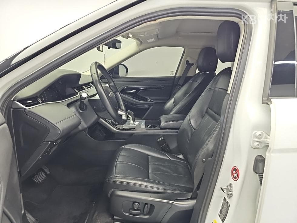 Land Rover New Range Rover Evoque2.0 D180 SE - 11