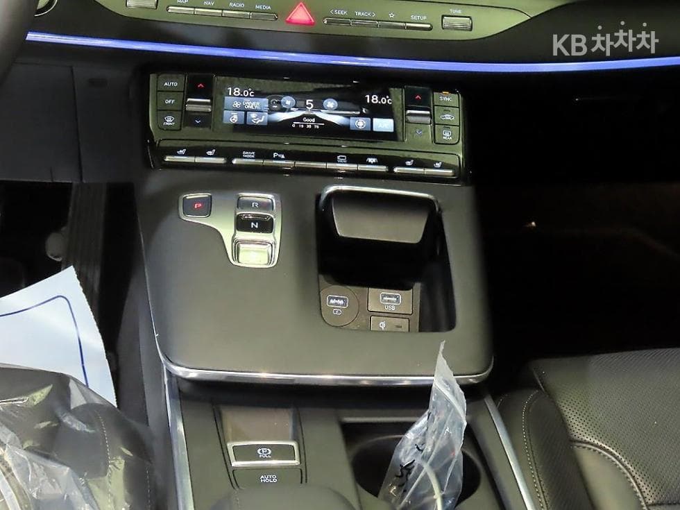 Hyundai The New (facelift) Grandeur (Azera) Hybrid2.4 Exclusive - 12