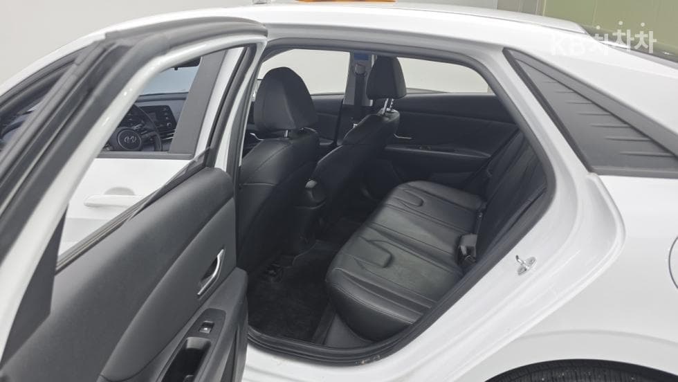Hyundai All New Avante (Elantra)(CN7)1.6 Gasoline Smart - 18