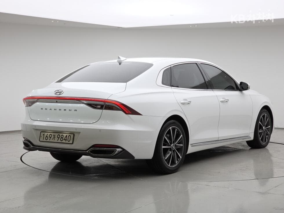 Hyundai The New (facelift) Grandeur (Azera)2.5 Premium 초이스 - 3