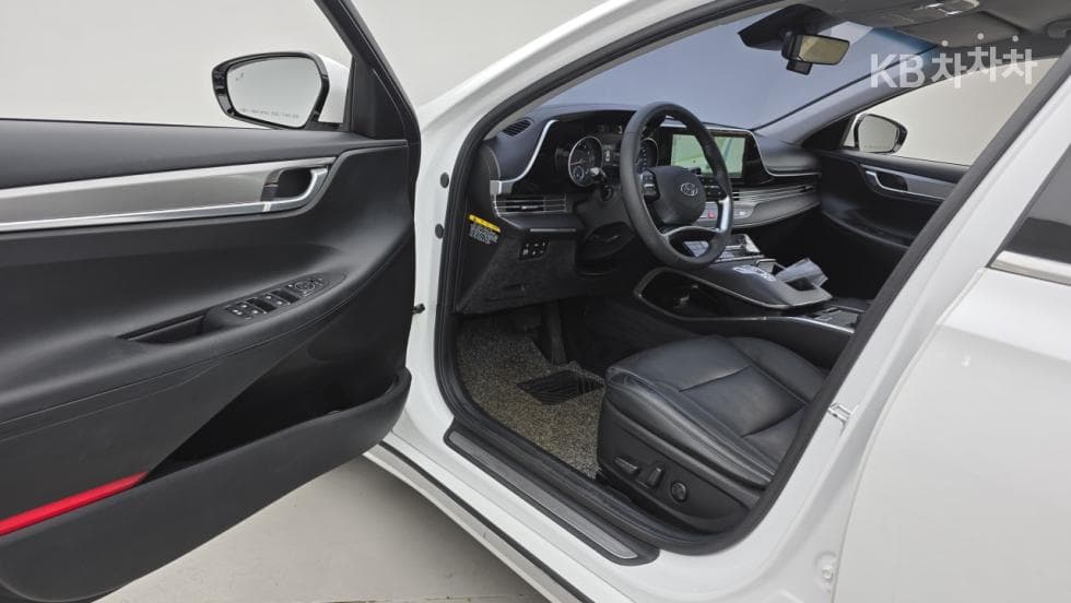 Hyundai The New (facelift) Grandeur (Azera)2.5 Premium 초이스 - 14