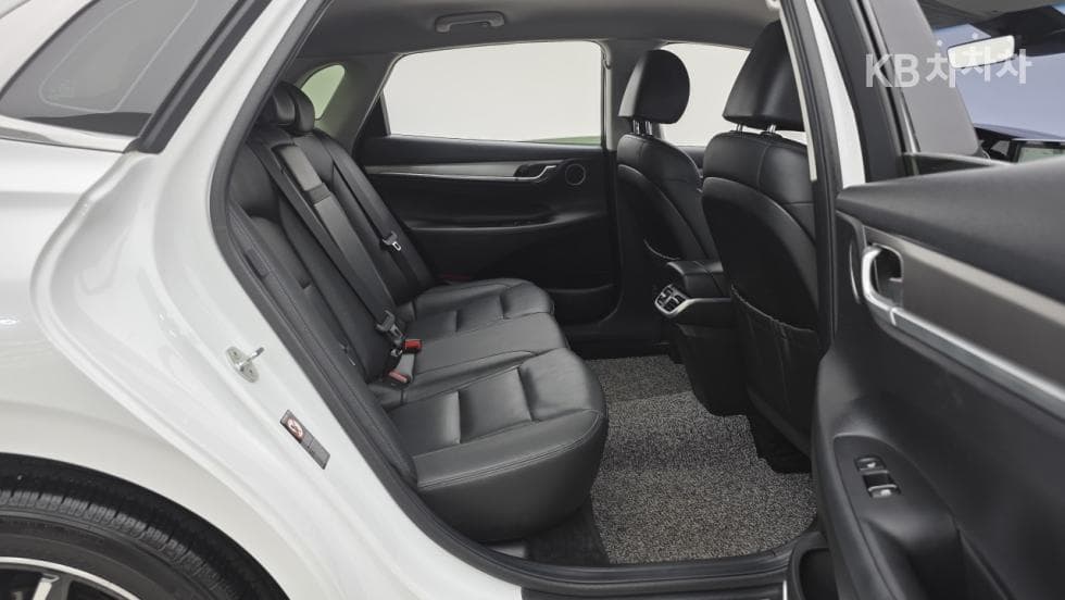 Hyundai The New (facelift) Grandeur (Azera)2.5 Premium 초이스 - 17