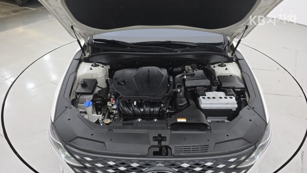 Hyundai The New (facelift) Grandeur (Azera)2.5 Premium 초이스 - 19