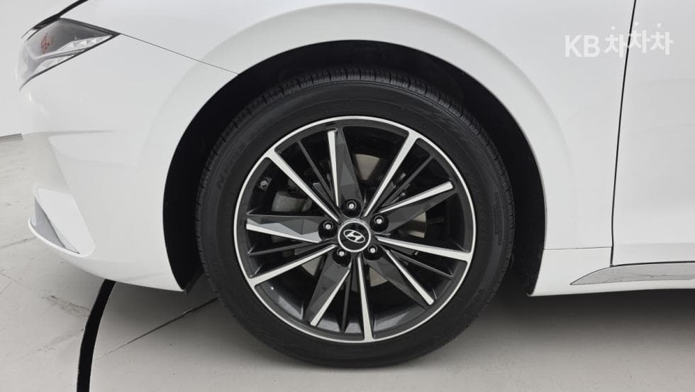 Hyundai The New (facelift) Grandeur (Azera)2.5 Premium 초이스 - 22