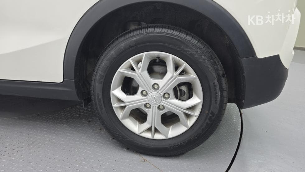 KG Mobility Very New (facelift/refresh; particularly for Tivoli) TivoliGasoline V1 2WD Standard - 6
