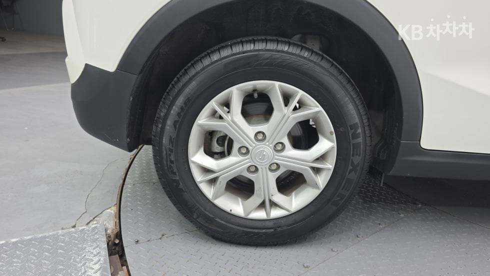 KG Mobility Very New (facelift/refresh; particularly for Tivoli) TivoliGasoline V1 2WD Standard - 8