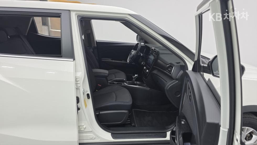 KG Mobility Very New (facelift/refresh; particularly for Tivoli) TivoliGasoline V1 2WD Standard - 10