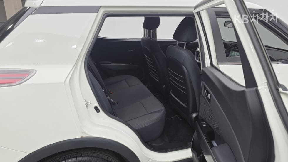 KG Mobility Very New (facelift/refresh; particularly for Tivoli) TivoliGasoline V1 2WD Standard - 11