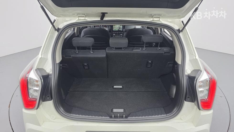 KG Mobility Very New (facelift/refresh; particularly for Tivoli) TivoliGasoline V1 2WD Standard - 15