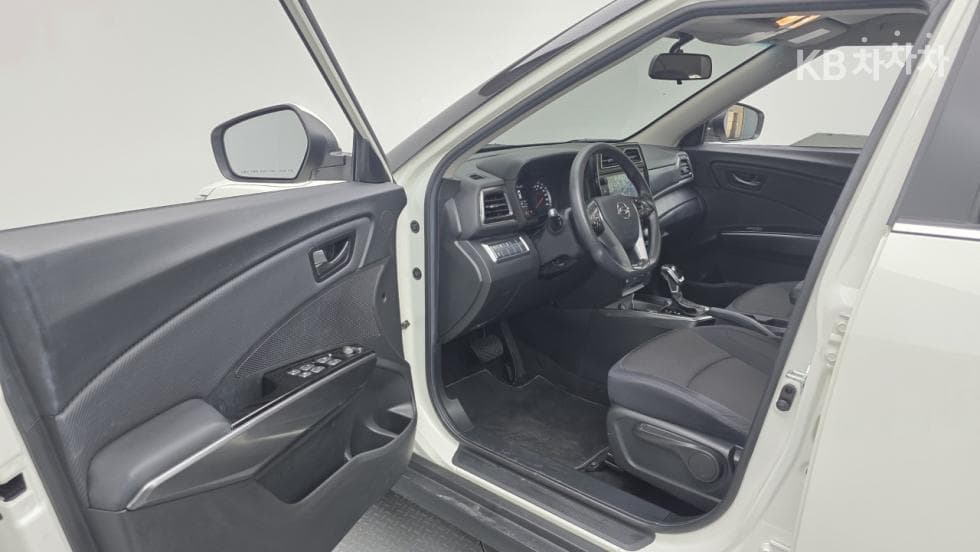 KG Mobility Very New (facelift/refresh; particularly for Tivoli) TivoliGasoline V1 2WD Standard - 17