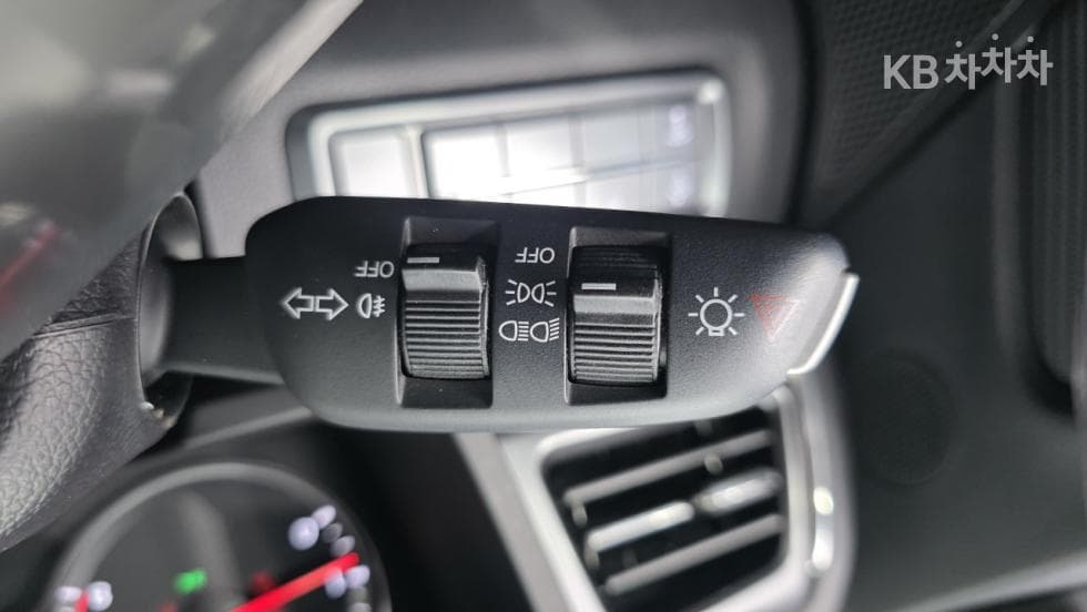 KG Mobility Very New (facelift/refresh; particularly for Tivoli) TivoliGasoline V1 2WD Standard - 24