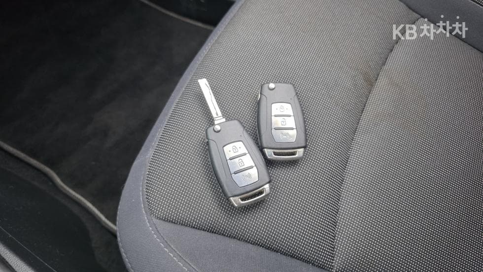 KG Mobility Very New (facelift/refresh; particularly for Tivoli) TivoliGasoline V1 2WD Standard - 26