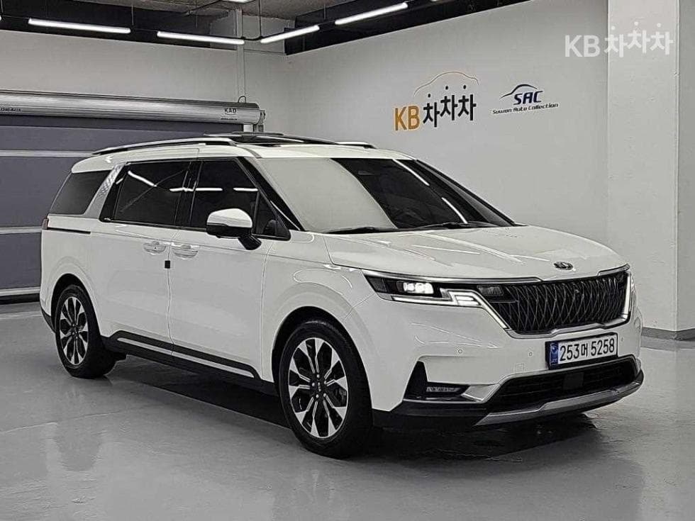 Kia Carnival 4th generationD2.2 9-seater Signature - 5