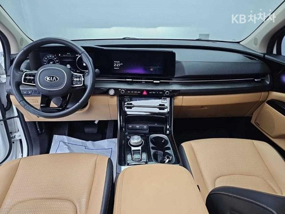 Kia Carnival 4th generationD2.2 9-seater Signature - 8