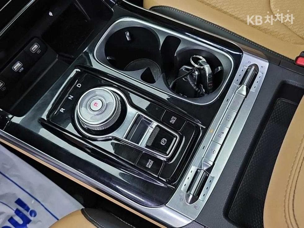Kia Carnival 4th generationD2.2 9-seater Signature - 9