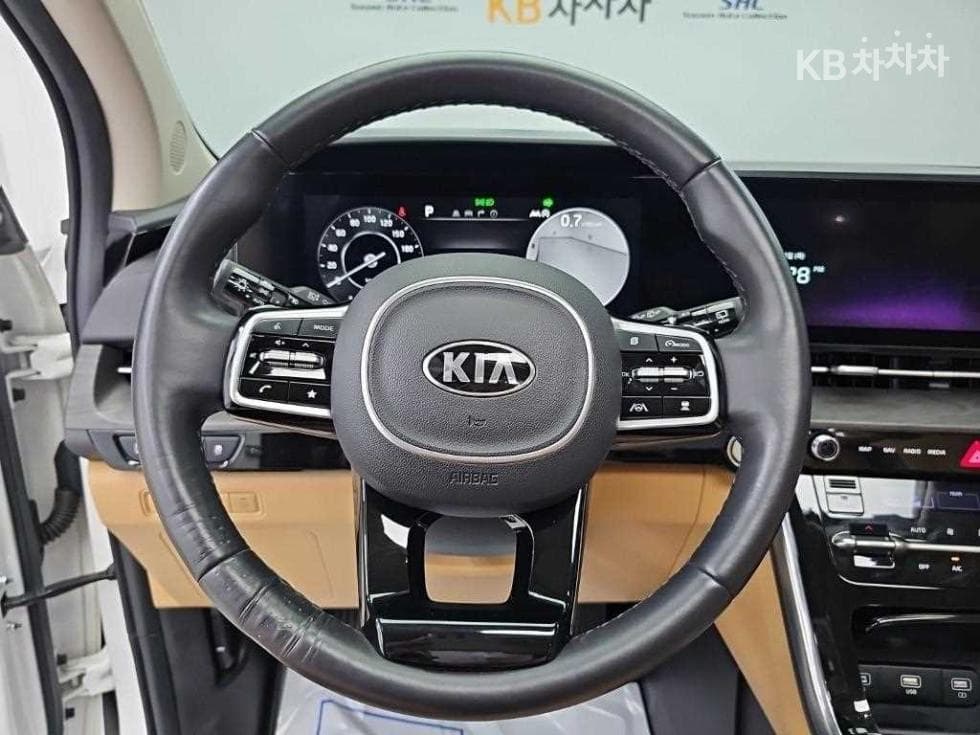 Kia Carnival 4th generationD2.2 9-seater Signature - 10
