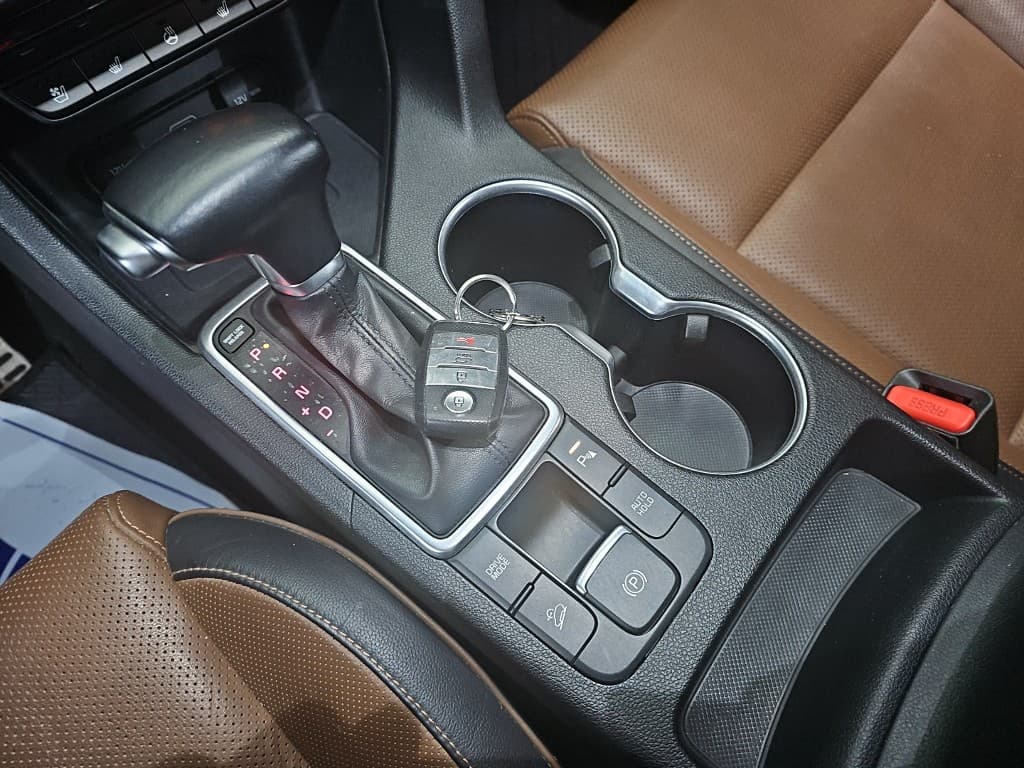 Киа Sportage 더 볼드2.0 Дизел 2WD Местен텔리전트 - 8