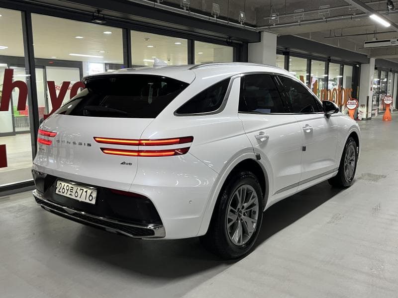 Genesis GV70Gasoline 2.5T AWD - 3