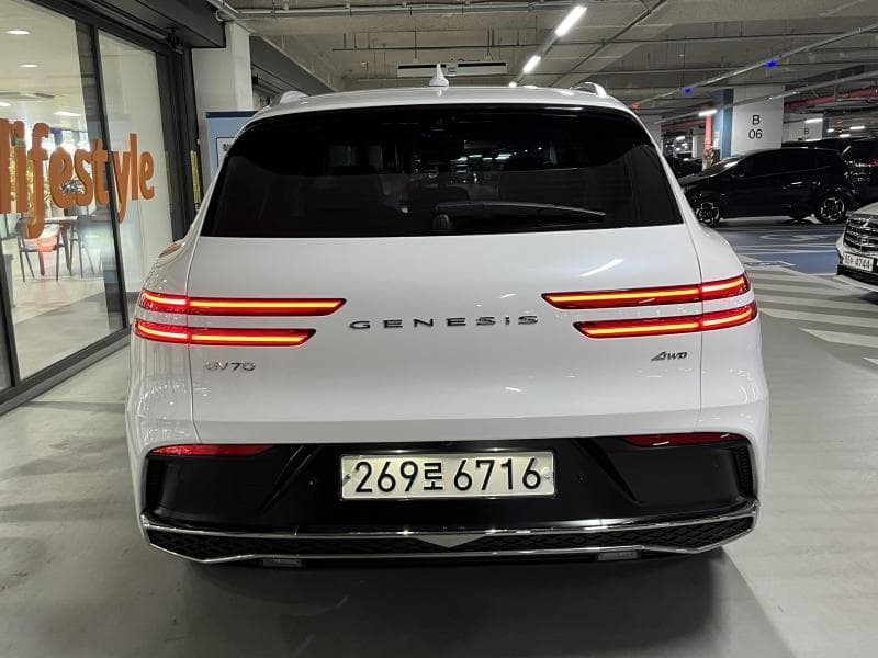 Genesis GV70Gasoline 2.5T AWD - 6