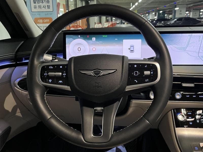 Genesis GV70Gasoline 2.5T AWD - 11