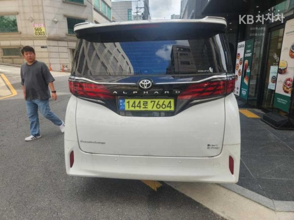 Toyota ALPHARD(AH30)2.5 HEV AWD Стандартен - 2