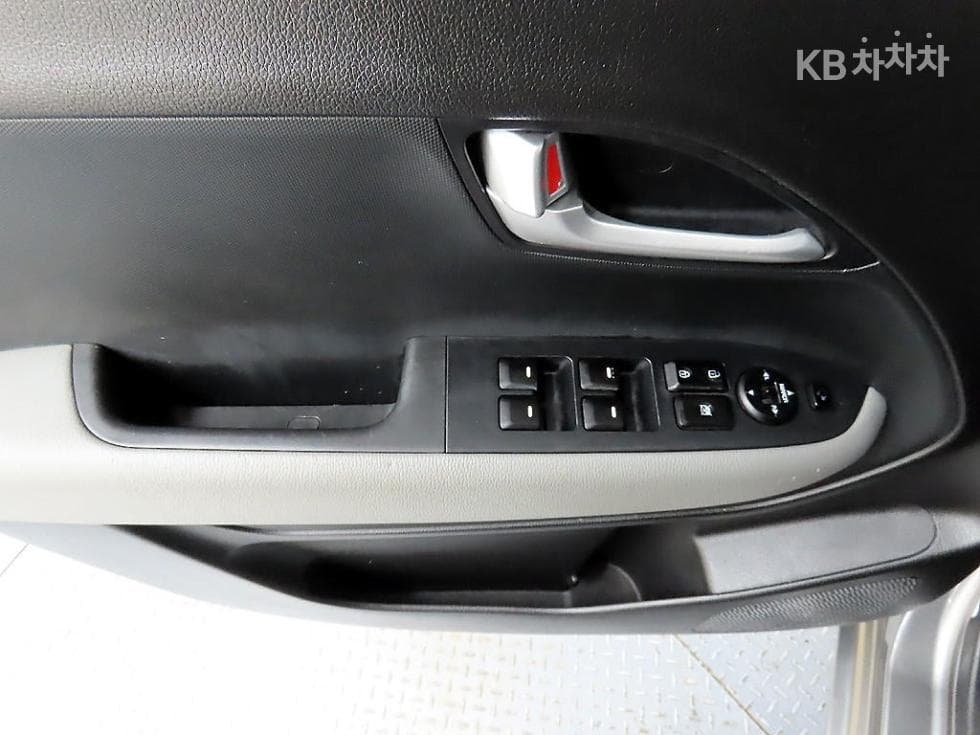 Kia The New (facelift) Kia Ray (van)1.0 Gasoline Standard - 11