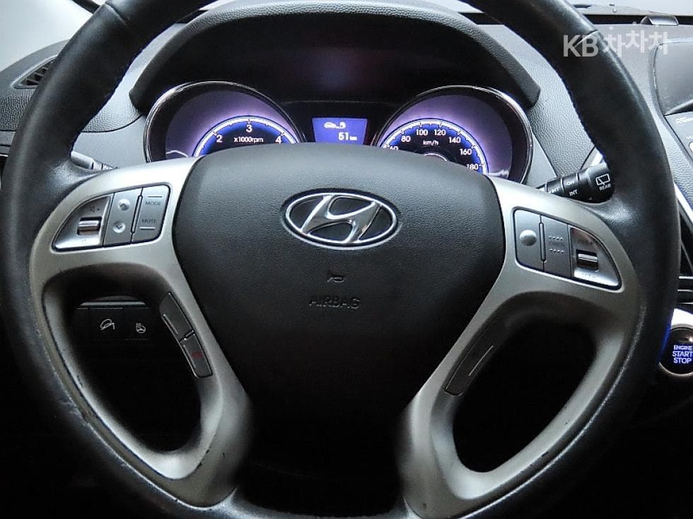 Hyundai TucsonixDiesel 2WD LX20 Smart팩 - 17