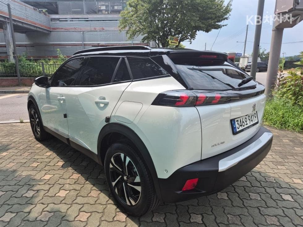Peugeot 2008 Второ поколение1.5 BlueHDi GT Line - 6