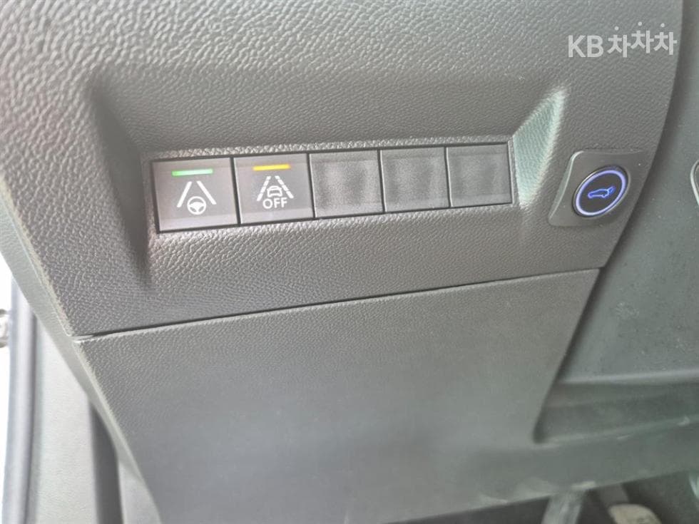 Peugeot 2008 Второ поколение1.5 BlueHDi GT Line - 11