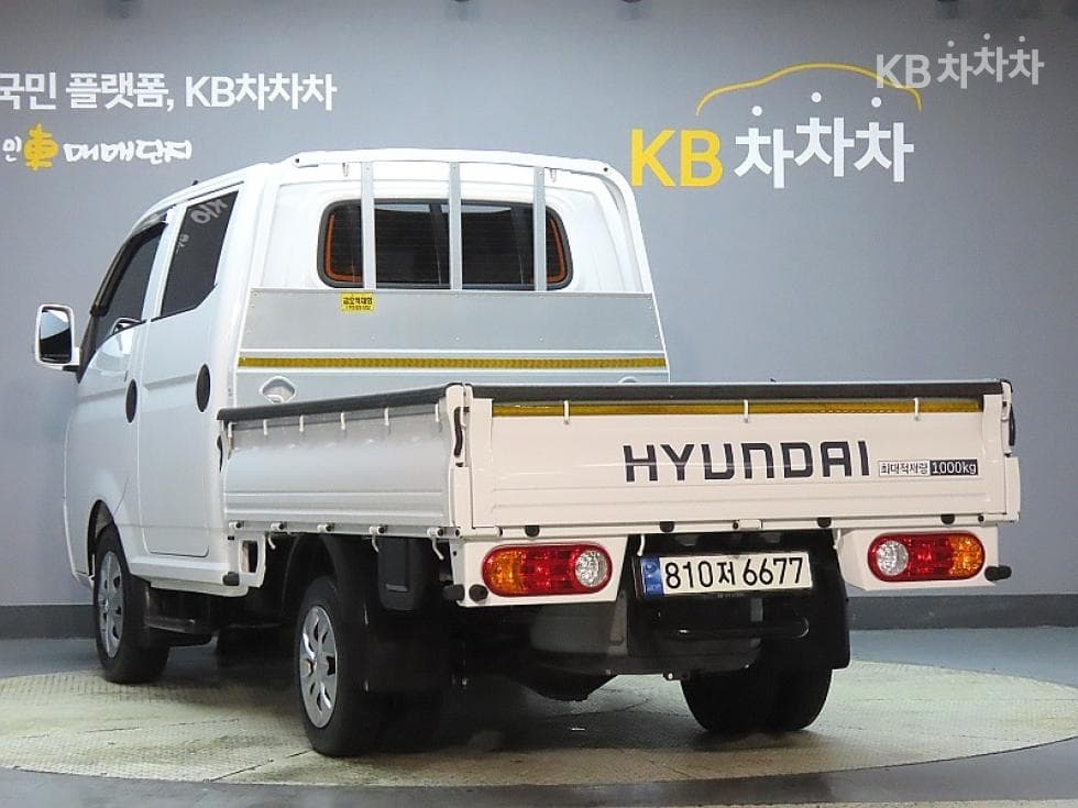 Hyundai Porter 2Extra Long Double Cab LPG Premium - 4