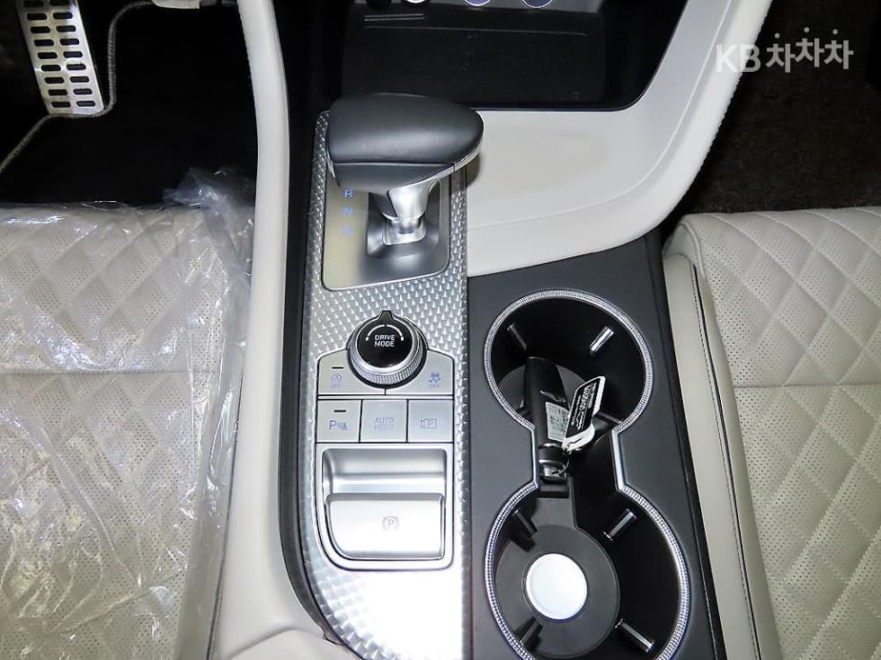 Genesis The New (facelift) G702.0T 4WD Sports Package - 12