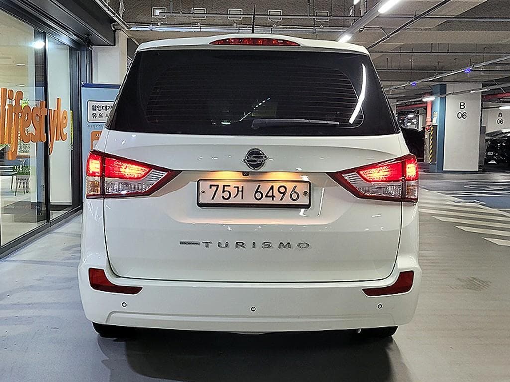 КейДжи Мобилити 코란도 투리스모2WD LT 11-местен - 5