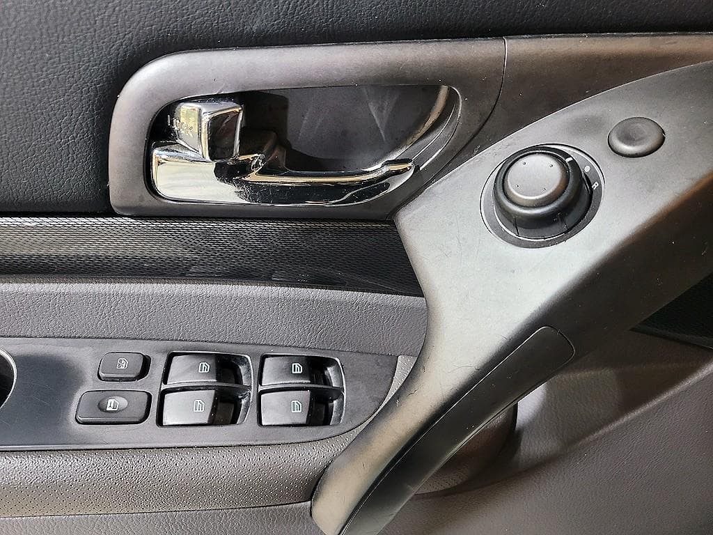 КейДжи Мобилити 코란도 투리스모2WD LT 11-местен - 13