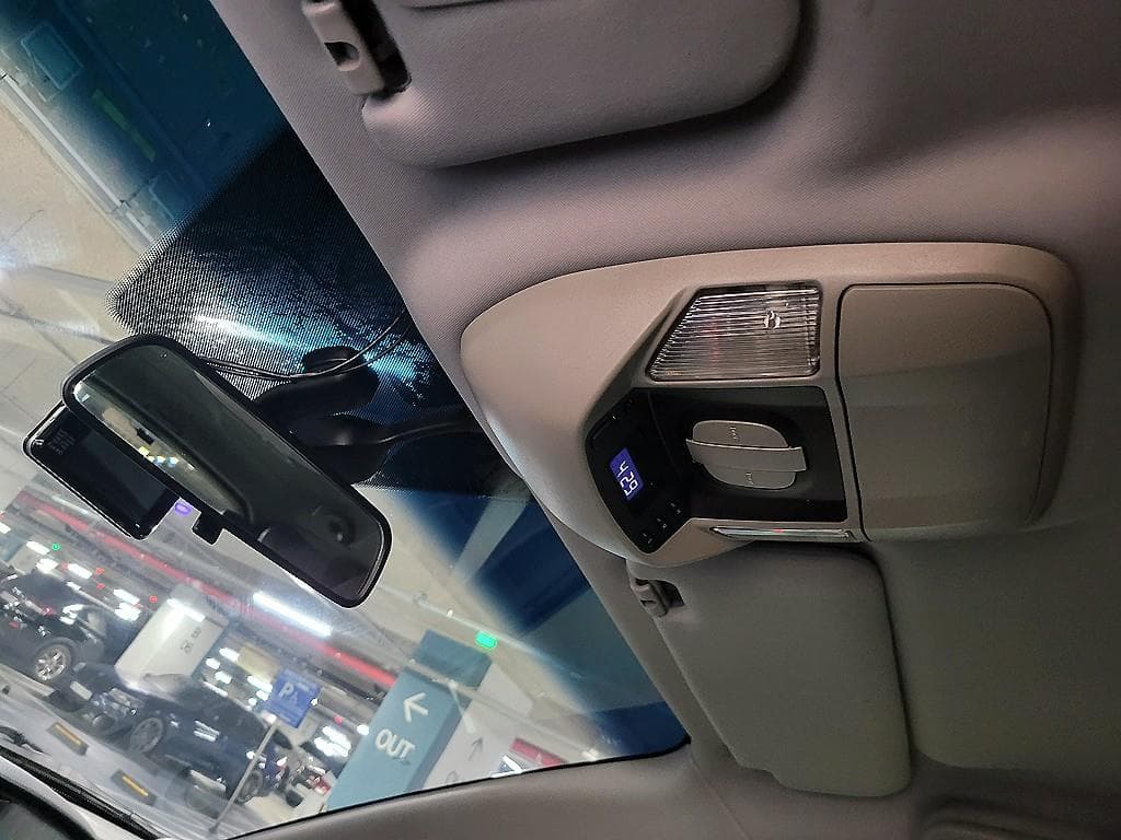 КейДжи Мобилити 코란도 투리스모2WD LT 11-местен - 15