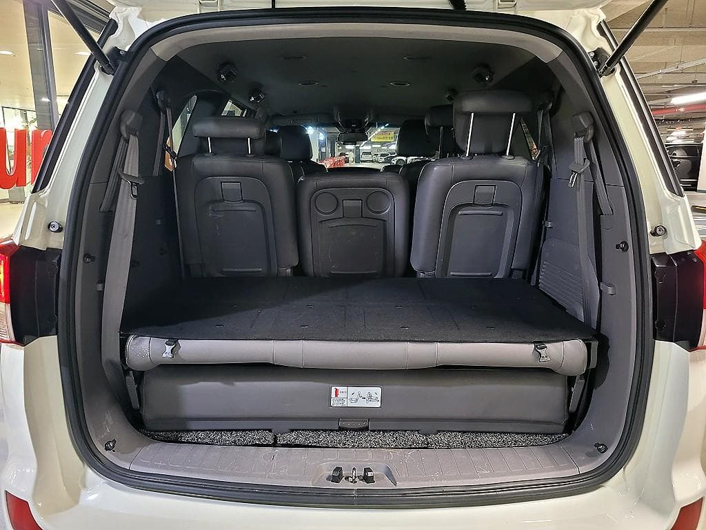 КейДжи Мобилити 코란도 투리스모2WD LT 11-местен - 18