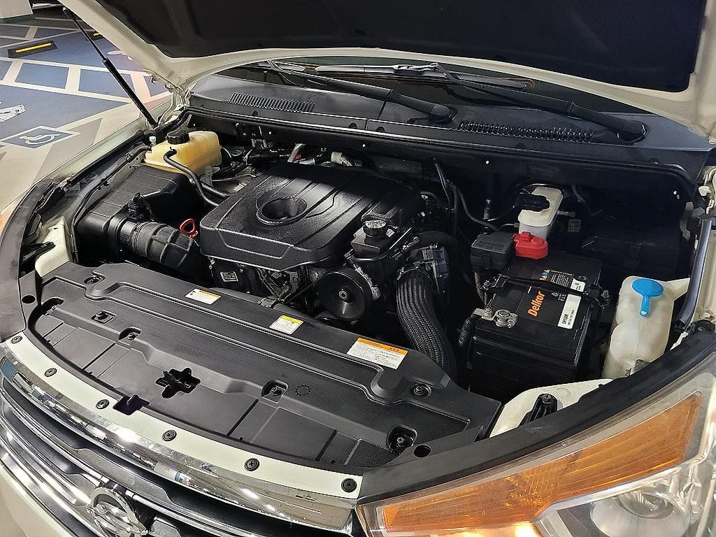 КейДжи Мобилити 코란도 투리스모2WD LT 11-местен - 19
